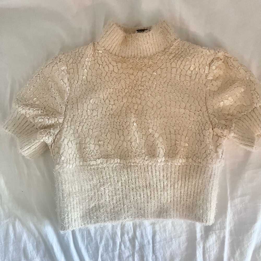 House of Sunny 90s Textured Crop Top